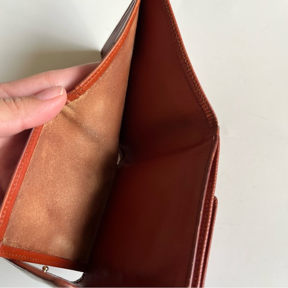 Authentic Louis Vuitton Men’s Burnt Orange Epi Leather Trifold Wallet - Picture 12 of 16